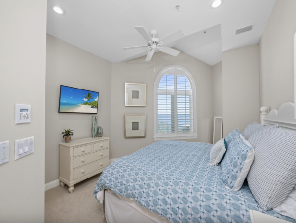 Bay to Gulf  Luxury Five Bedroom Vacation Home with Pool